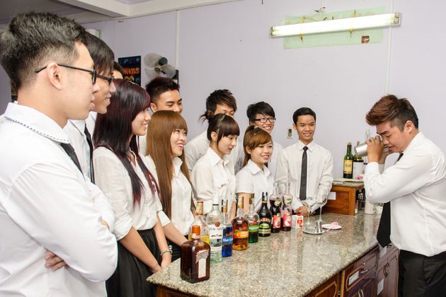 Những điều phải biết về Khóa học Bartender cho người mới