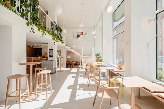 Hướng Dẫn Cải Tạo Nhà Ống Thành Quán Cafe Kinh Doanh: Ý Tưởng, Quy Trình Và Chi Phí