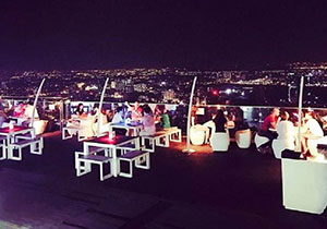 Kinh doanh cafe Top Of Ha Noi thu hút nhiều người ghé thăm