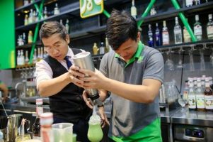 Học pha chế đồ uống ở đâu? Câu hỏi cần giải đáp.