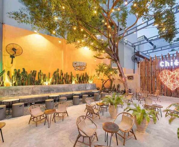 Mẫu decor quán cafe đẹp- Decor quán cà phê không gian xanh sân vườn